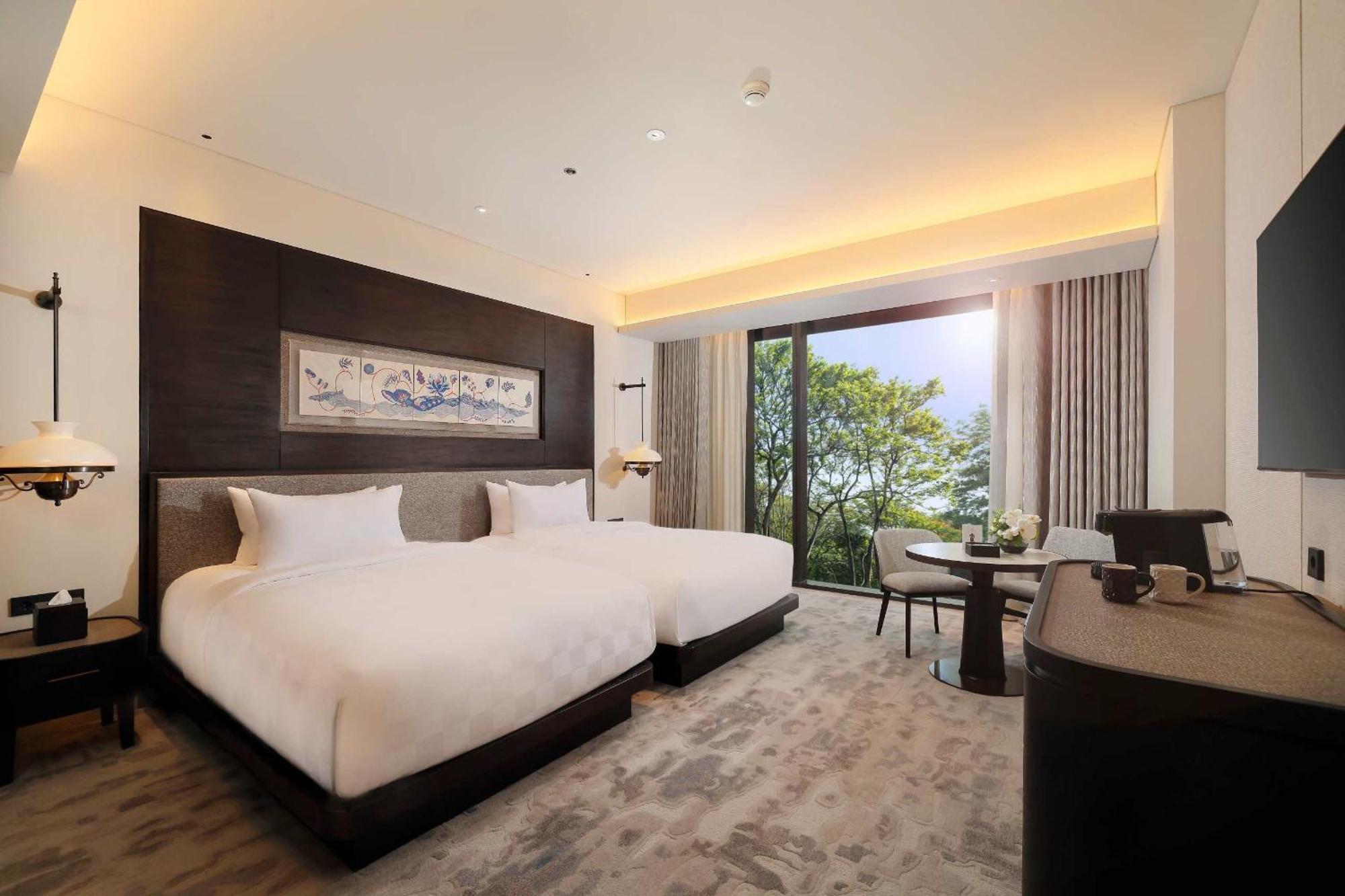Padma Hotel Semarang Exteriör bild